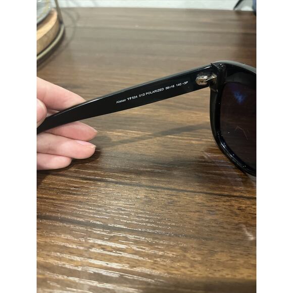 Tom Ford Alistair TF524 01D Women\'s Black Cat Eye Polarized Sunglasses 56-16-140